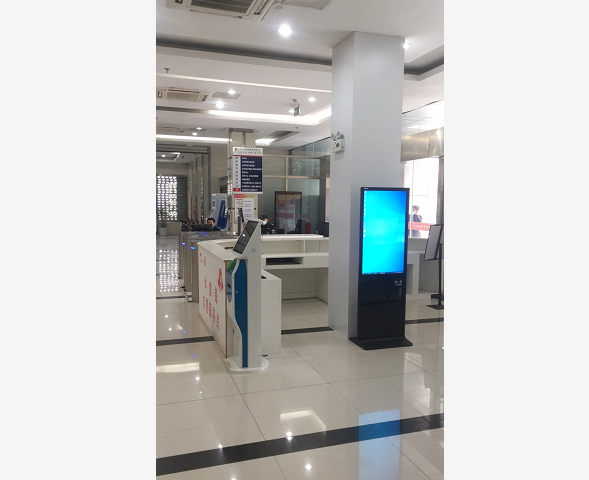 宣城涇縣政務中心43寸立式查詢機，帶刷二代身份證功能